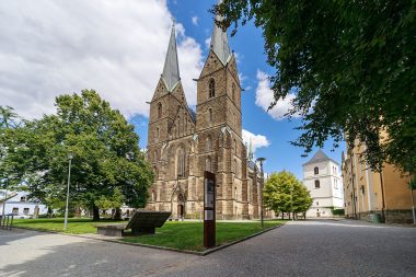 Kostel sv. Vavřince a zvonice