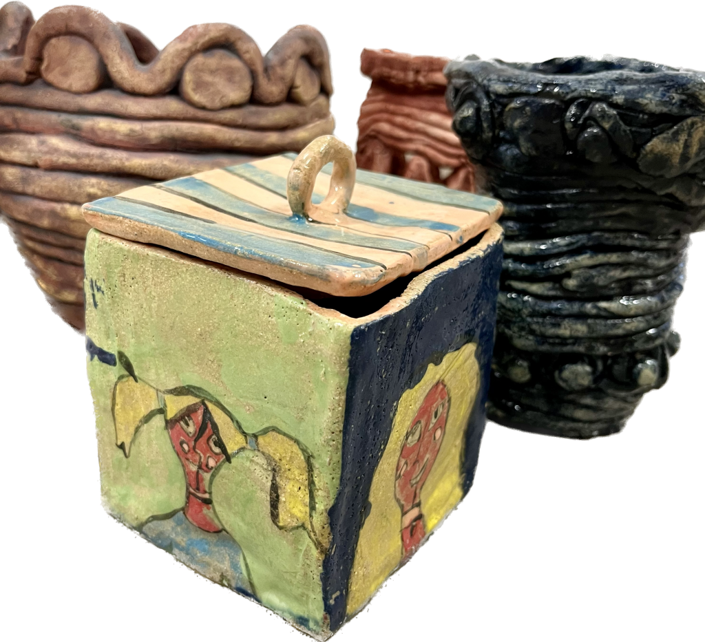 Výstava keramiky a výtvarných prací kroužků Mikáda – SVČ v Choceňské věži