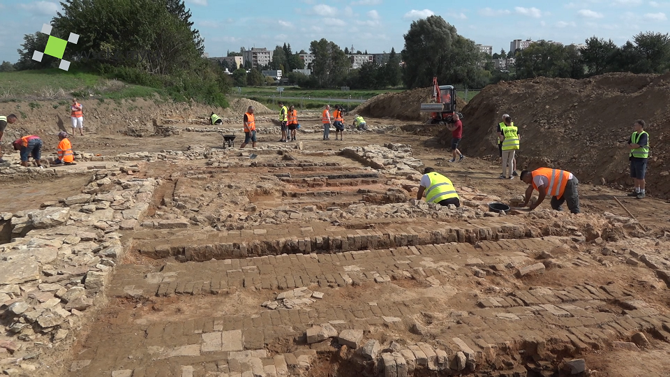 Záchranný archeologický výzkum pod budoucí dálnicí D35 v okolí Vysokého Mýta jde podle plánu