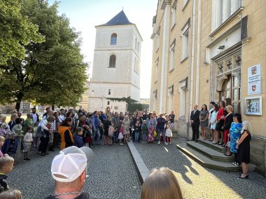 Školy jsou po prázdninách zase plné života