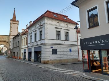 Uzavírka provozu na komunikaci v ulici Fügnerova ve Vysokém Mýtě