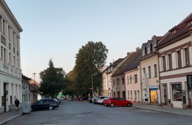 Omezení parkování v Litomyšlské ulici z důvodu ošetření stromů