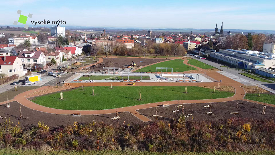 Z nevyužitého areálu je nový park Z nevyužitého areálu je nový park