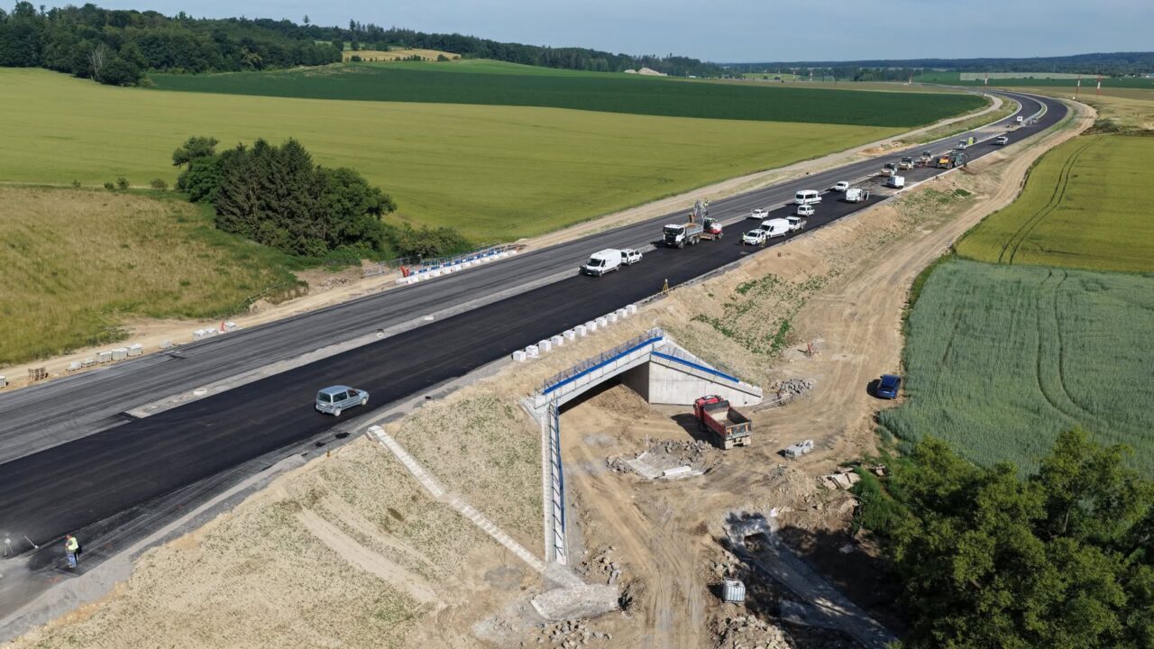 Den otevřené dálnice D35 Ostrov – Vysoké Mýto Den otevřené dálnice D35 Ostrov – Vysoké Mýto