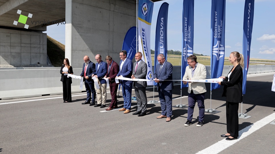 Další část dálnice D35 u Vysokého Mýta se otevřela řidičům Další část dálnice D35 u Vysokého Mýta se otevřela řidičům